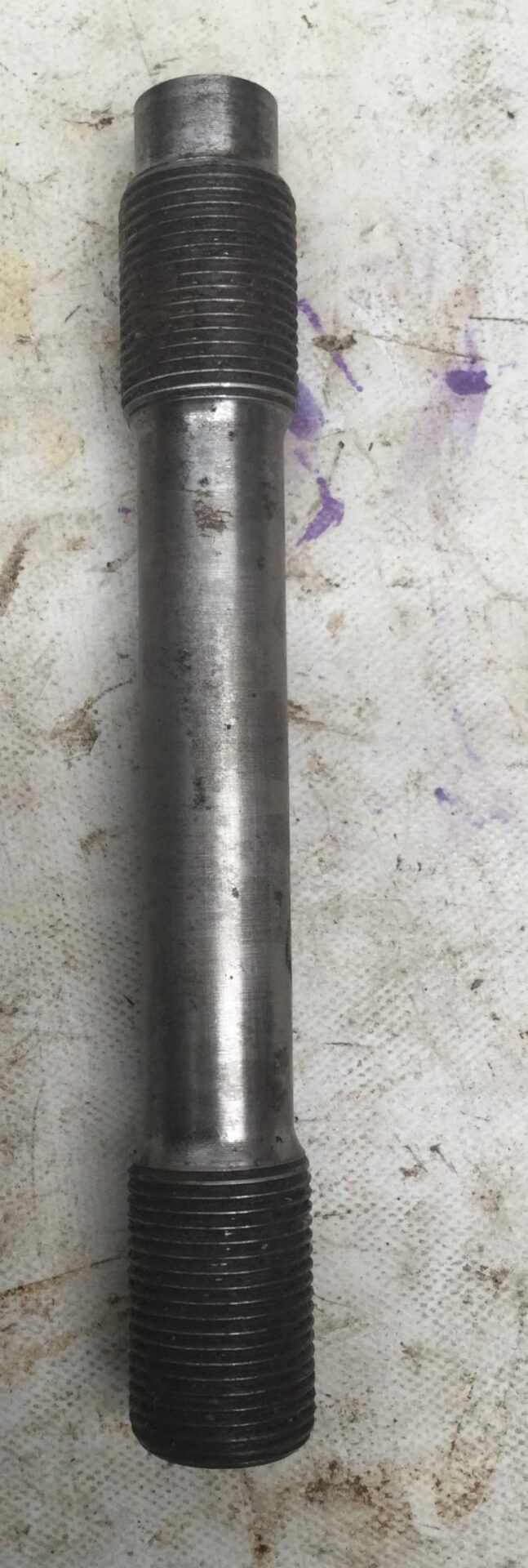 Esparragos de culata Ø=22; L=200