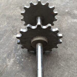 Eje con coronas para cadenas Z=15; Øe=255; Øeje=35; L=820