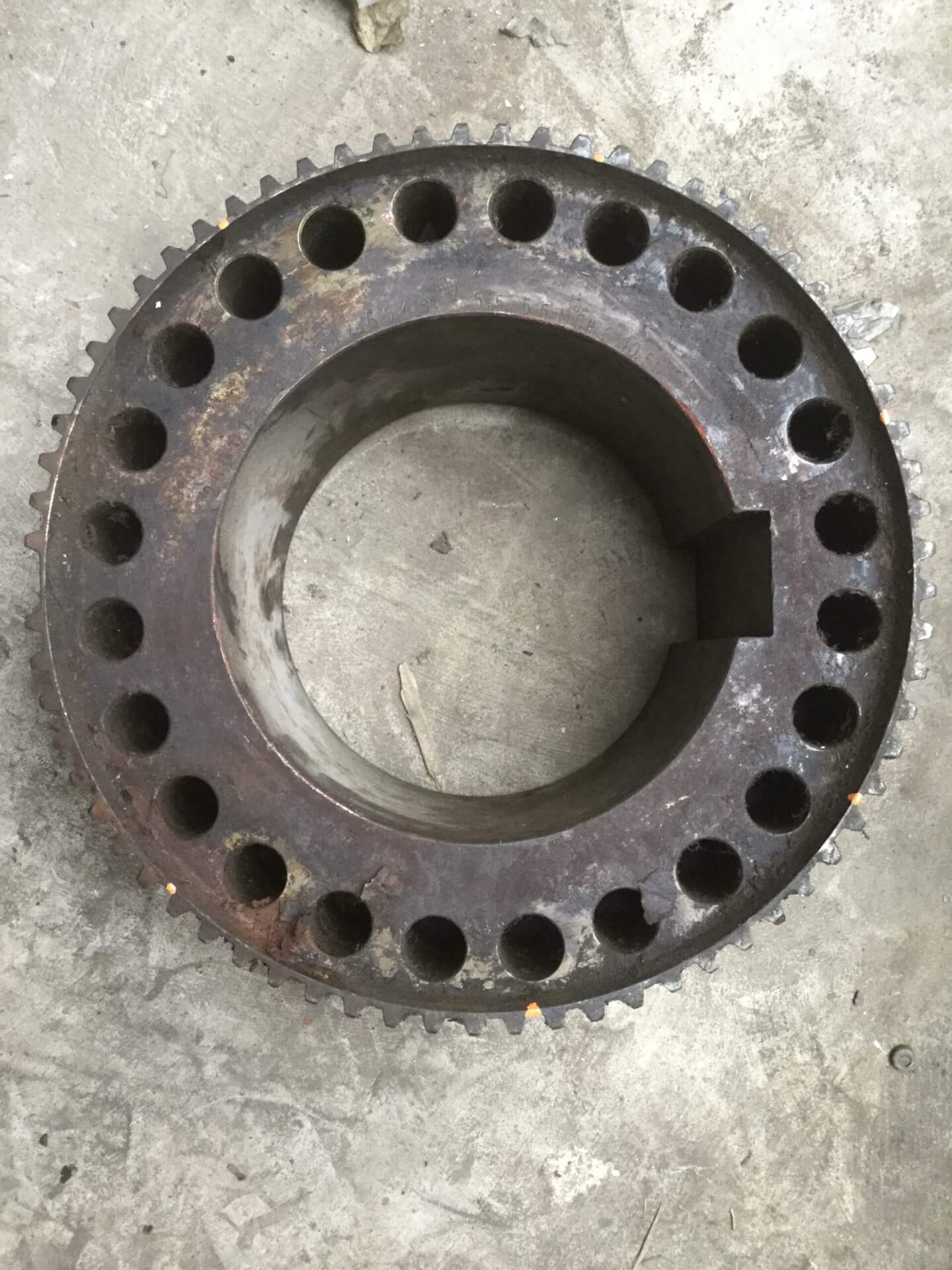 Engranaje de caja Øe=355; Z=68, dientes cortos; Øeje=210