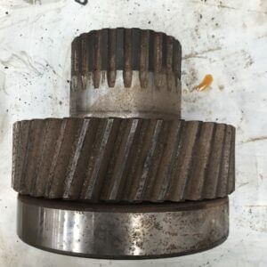 Engranaje helicoidal de caja Øe=210; z=38- con rodamientos